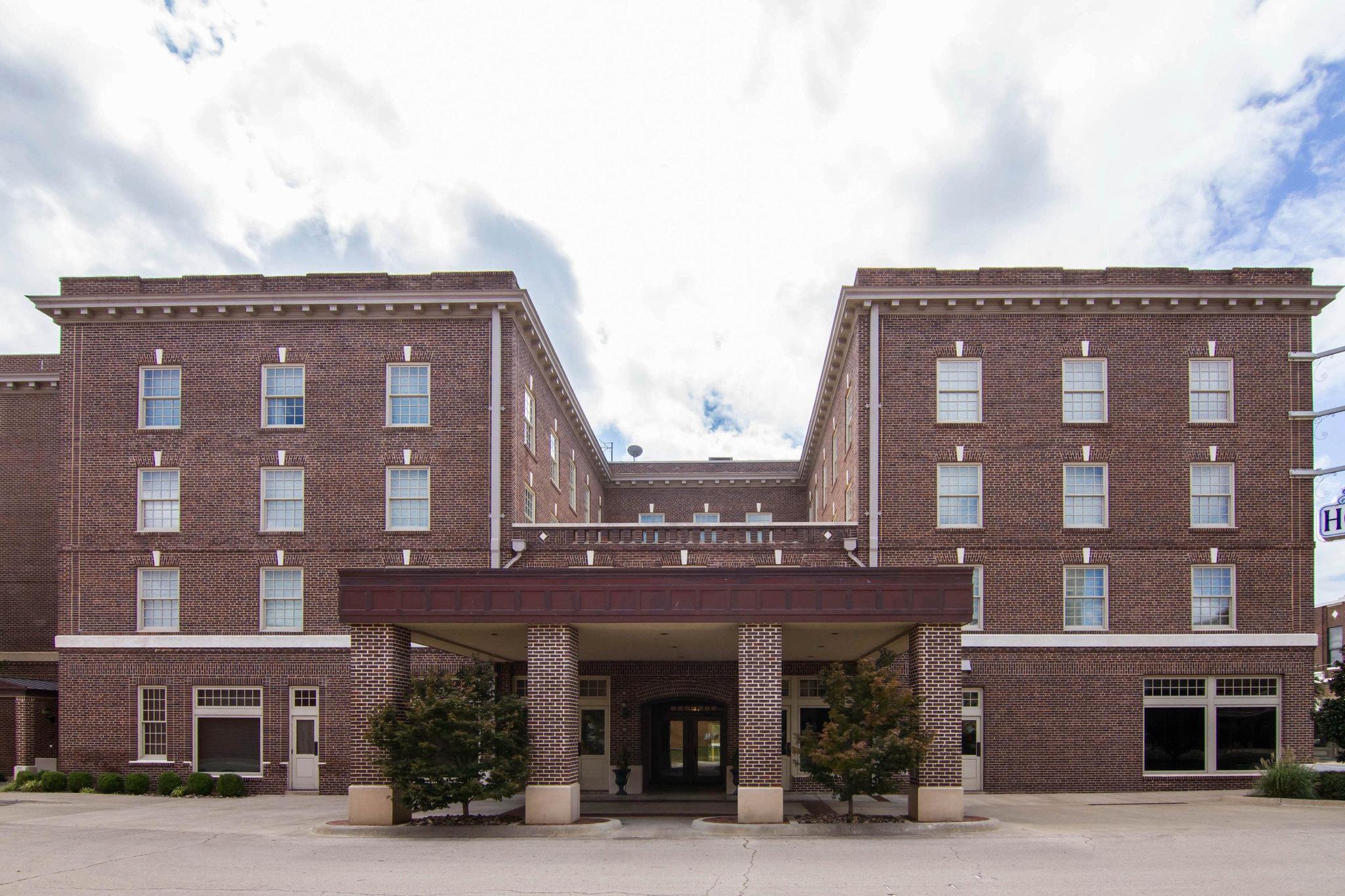 Liberty Hotel, Ascend Hotel Collection Клберн Экстерьер фото