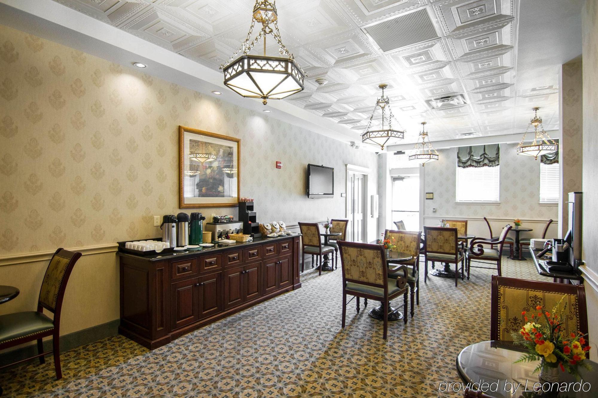 Liberty Hotel, Ascend Hotel Collection Клберн Экстерьер фото
